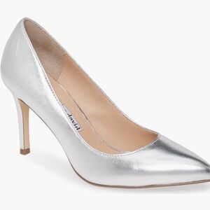 Never worn Charles David Silver Pumps